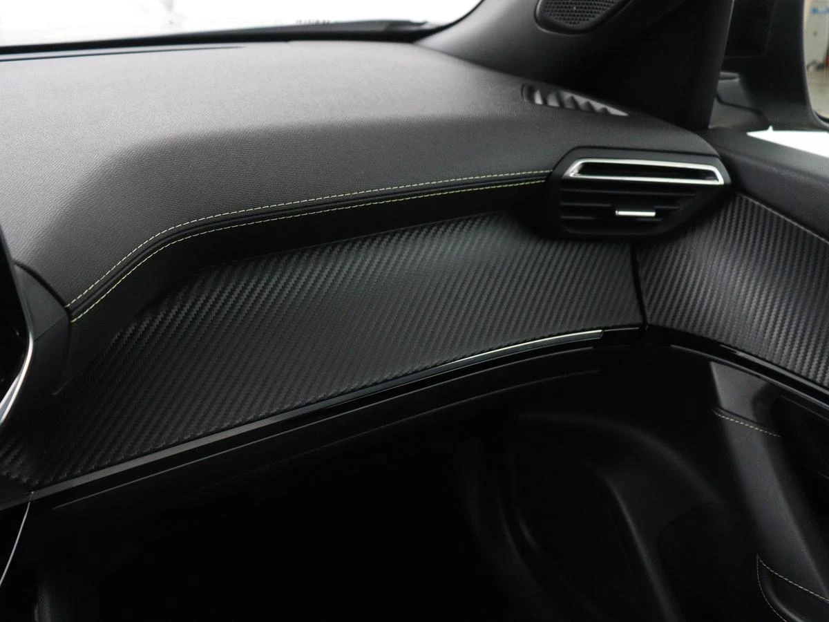 Hoofdafbeelding Peugeot e-2008