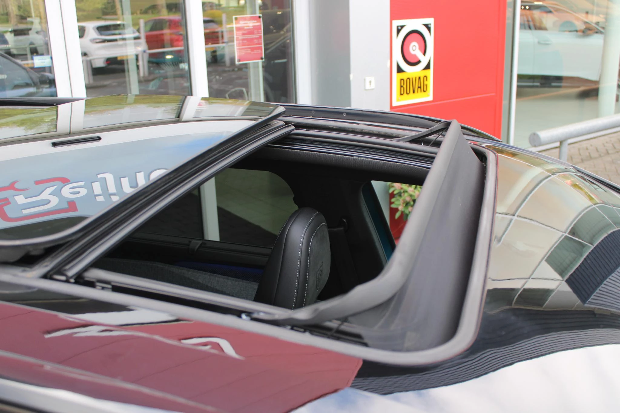 Hoofdafbeelding Peugeot e-5008