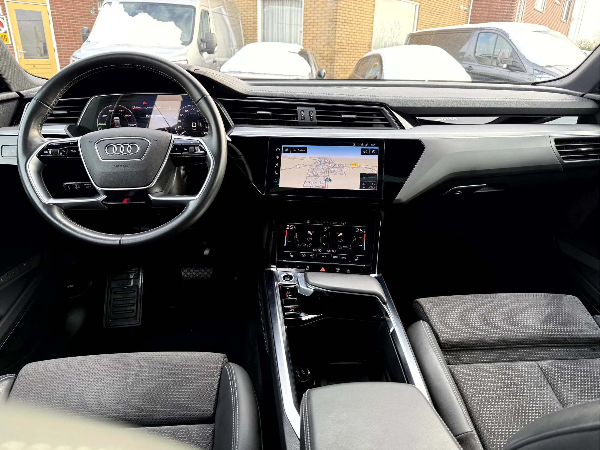 Hoofdafbeelding Audi e-tron