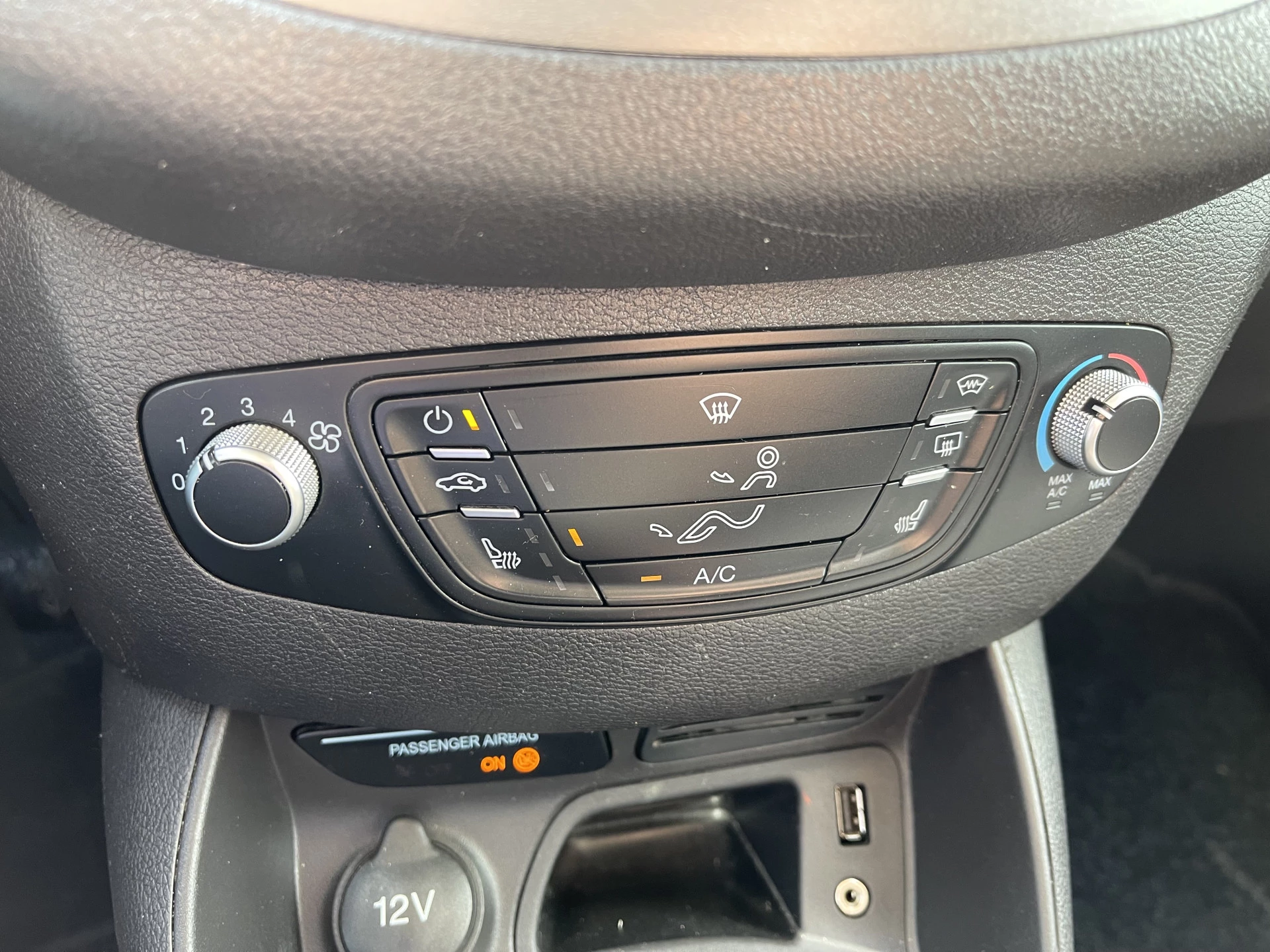 Hoofdafbeelding Ford Transit Courier