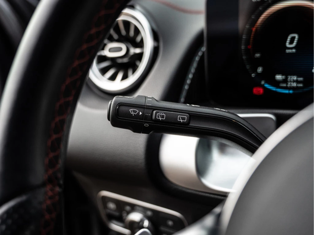 Hoofdafbeelding Mercedes-Benz EQB