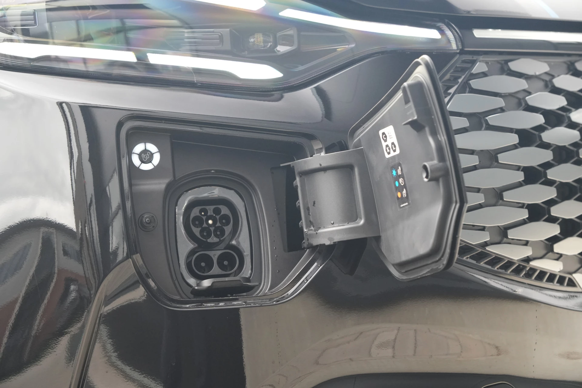 Hoofdafbeelding Ford E-Transit Custom