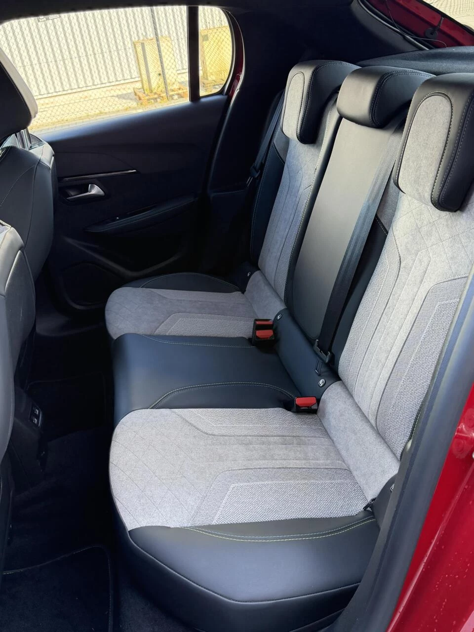 Hoofdafbeelding Peugeot e-208