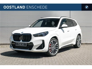 BMW X1 xDrive25e M Sport Automaat / Panoramadak / Trekhaak / Sportstoelen / Achteruitrijcamera / M Adaptief onderstel / Adaptieve LED / Comfort Access