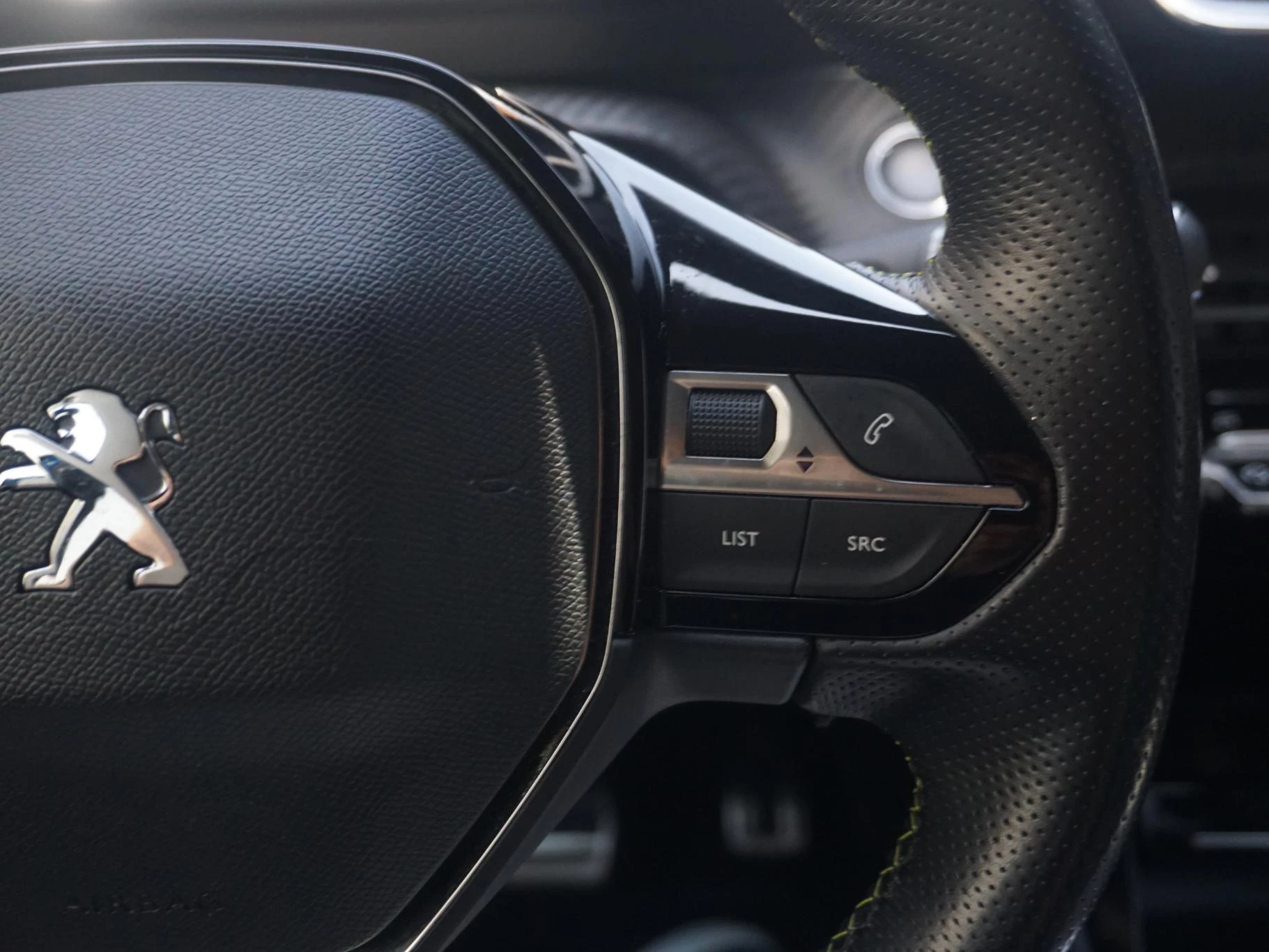 Hoofdafbeelding Peugeot e-208