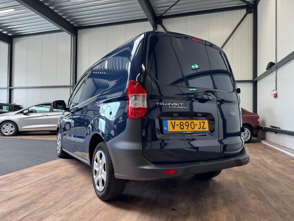 Hoofdafbeelding Ford Transit Courier