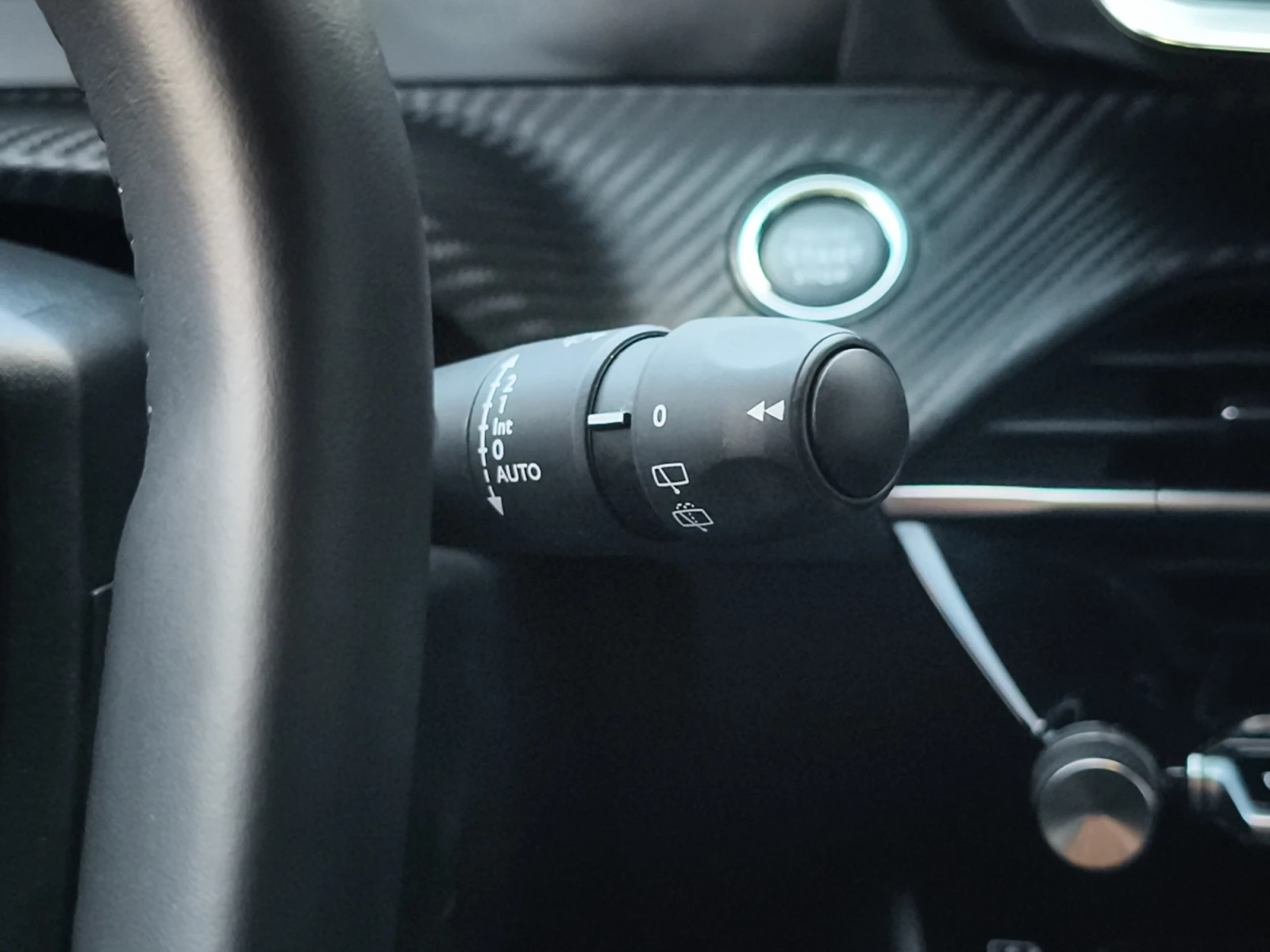 Hoofdafbeelding Peugeot e-208