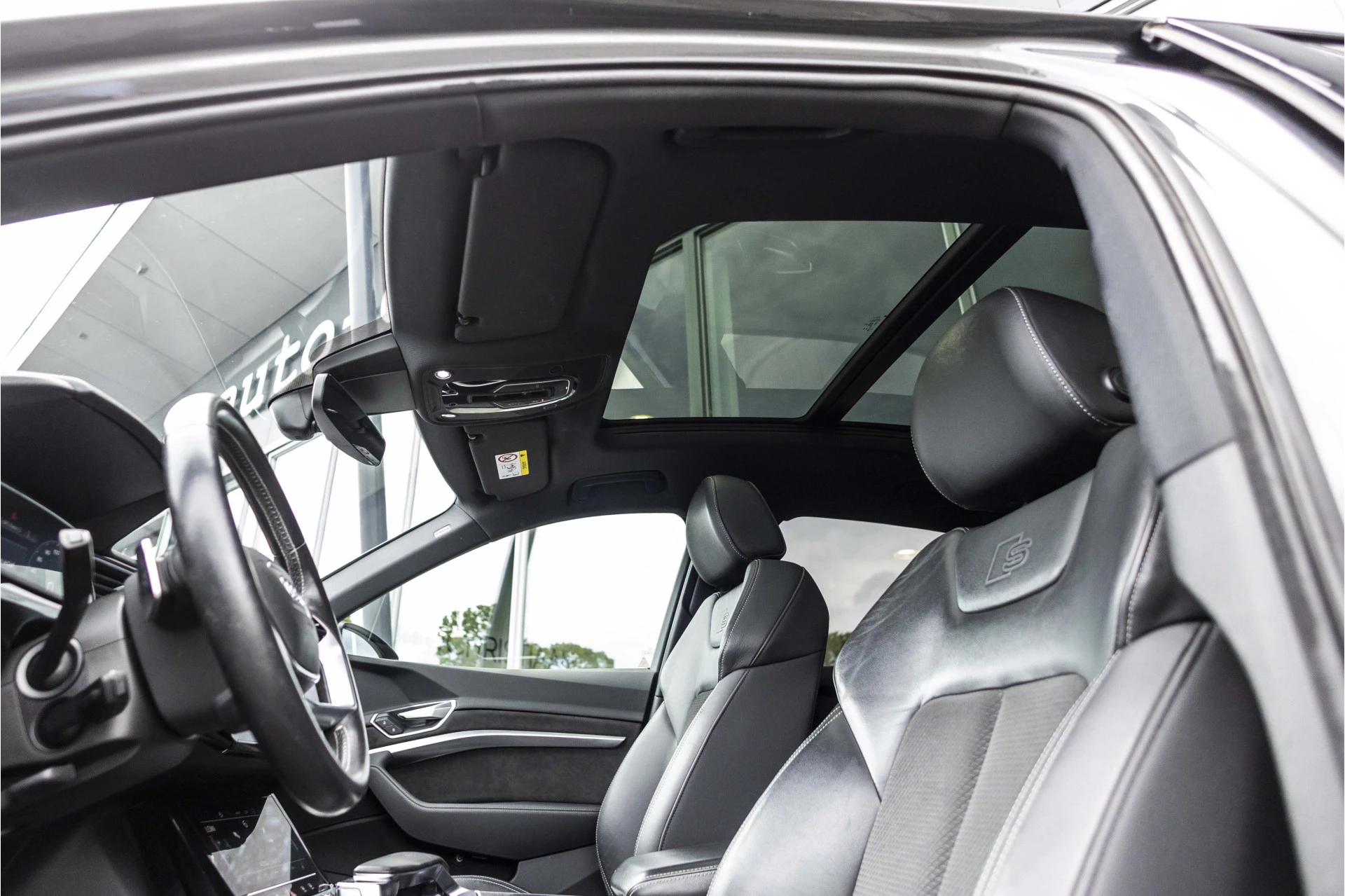 Hoofdafbeelding Audi e-tron