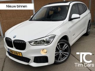 BMW X1 sDrive20i M-sport Automaat | Panoramadak | Leren bekleding | Stoelverwarming | Flippers | Cruise & climate control | Head-up display | Shadow line | Parkeersensoren voor en achter