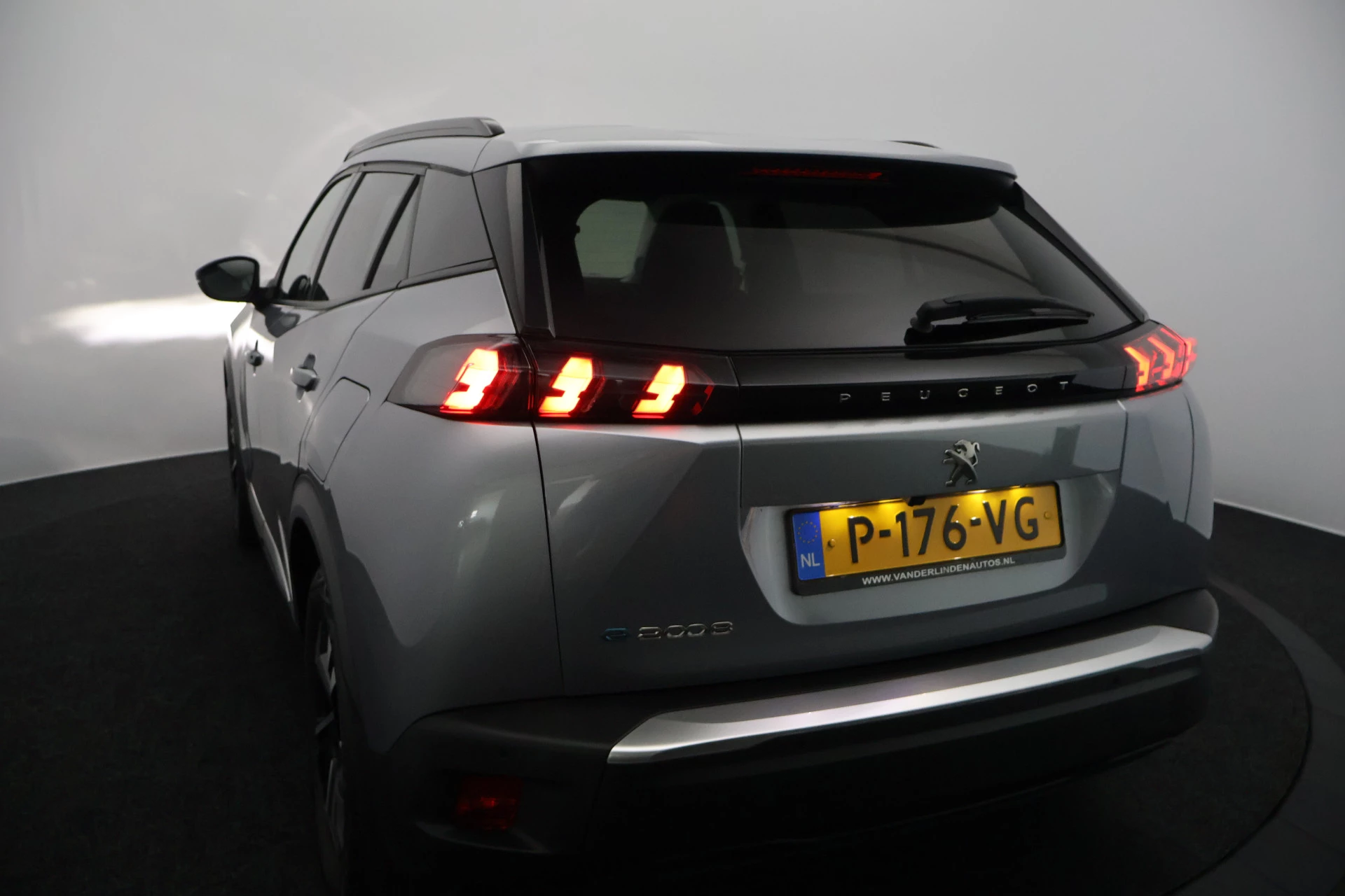 Hoofdafbeelding Peugeot e-2008