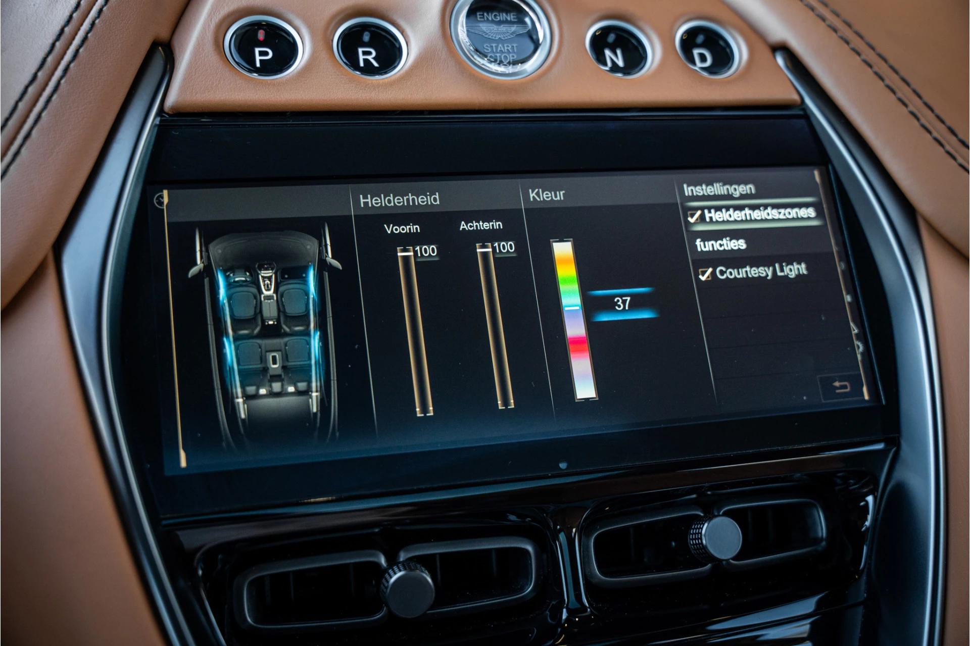 Hoofdafbeelding Aston Martin DBX