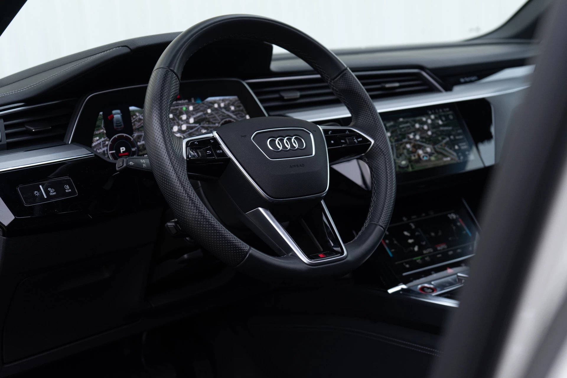 Hoofdafbeelding Audi e-tron