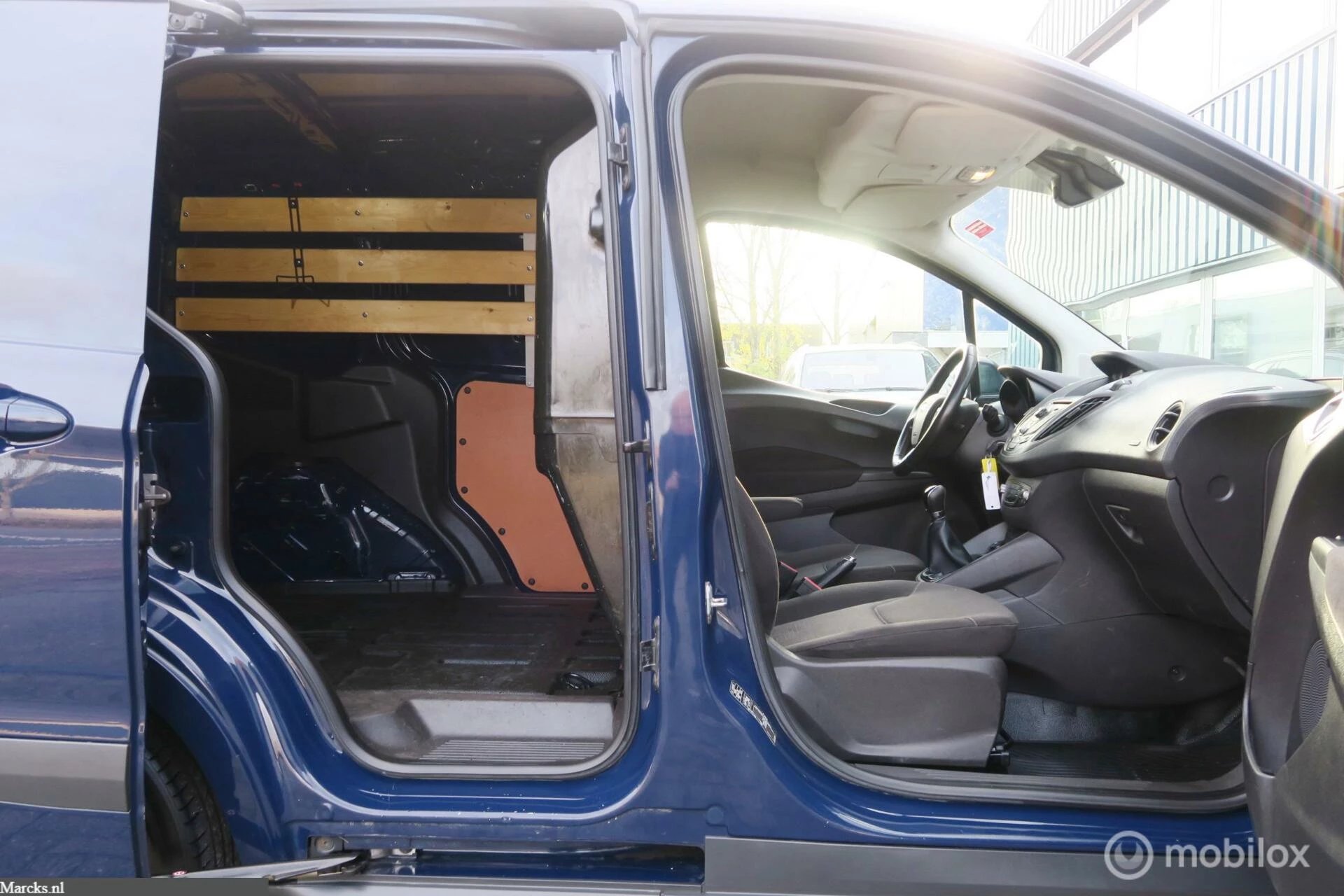 Hoofdafbeelding Ford Transit Courier