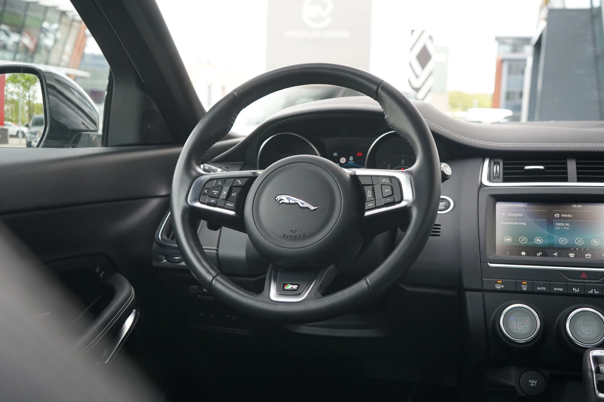 Hoofdafbeelding Jaguar E-PACE
