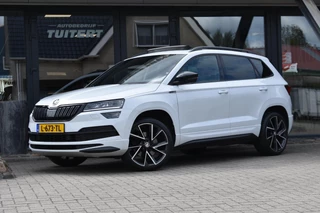 Skoda Karoq 1.5 TSI ACT Sportline | PANORAMADAK | CANTON | DEALER ONDERHOUDEN | CAMERA | SFEERVERLICHTING | NAP | VIRTUAL COCKPIT