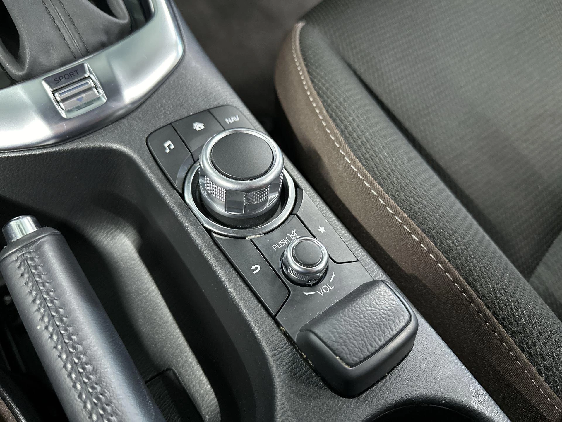 Hoofdafbeelding Mazda 2