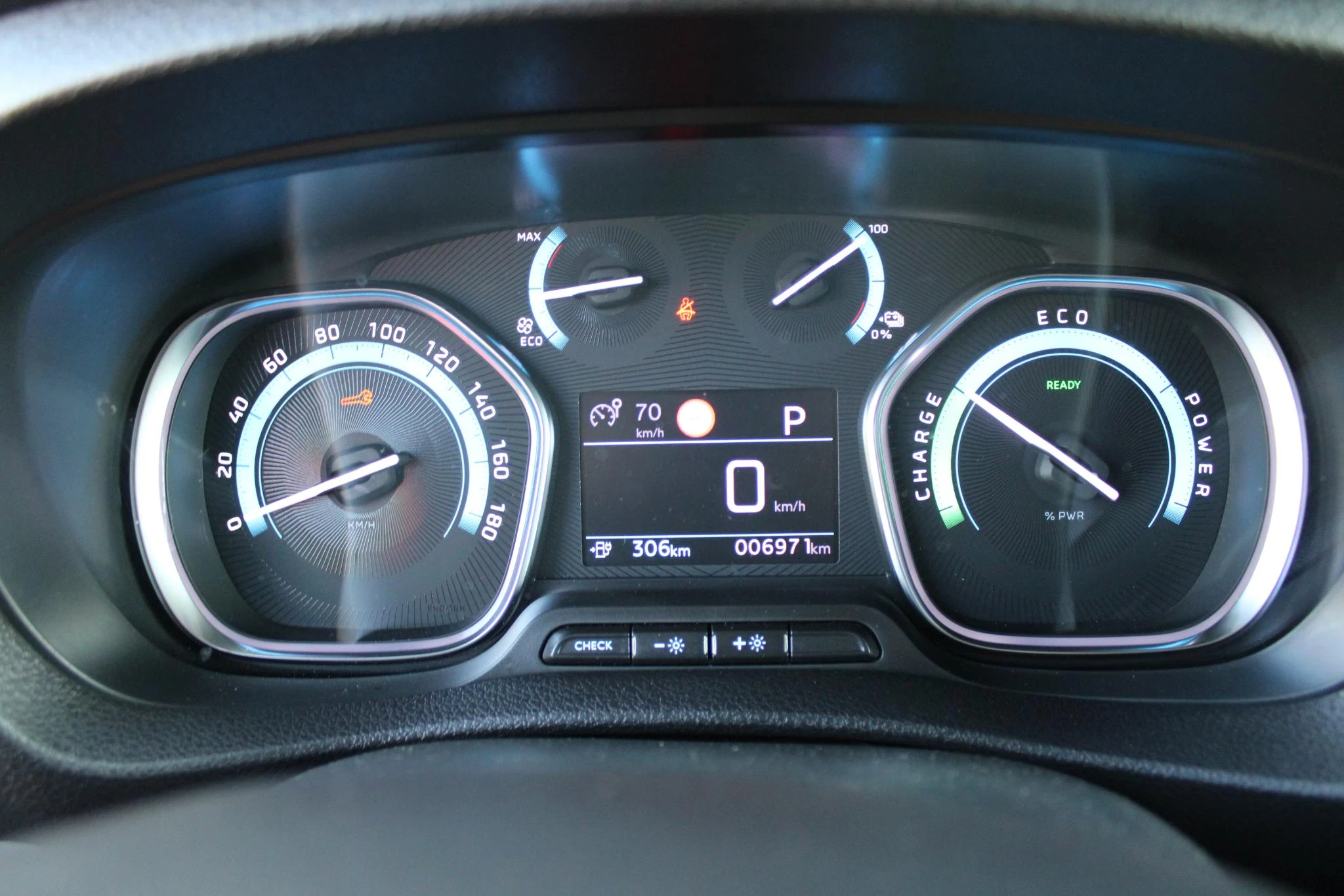 Hoofdafbeelding Peugeot e-Expert
