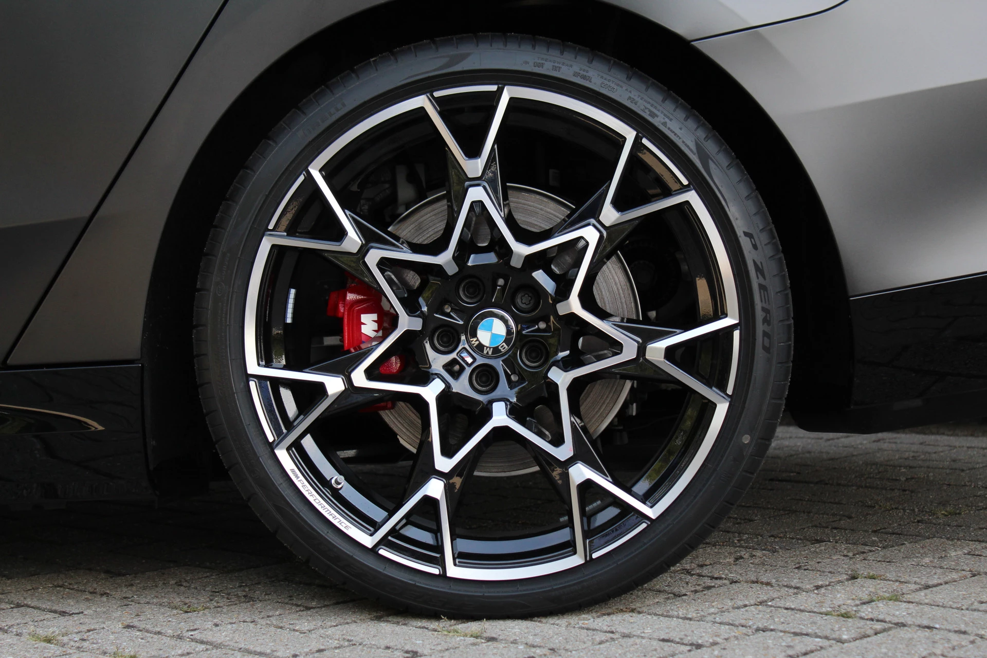 Hoofdafbeelding BMW i5