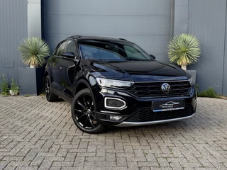 Hoofdafbeelding Volkswagen T-Roc Volkswagen T-Roc 1.5 TSI Sport Virtual Pano Camera ACC Automaat