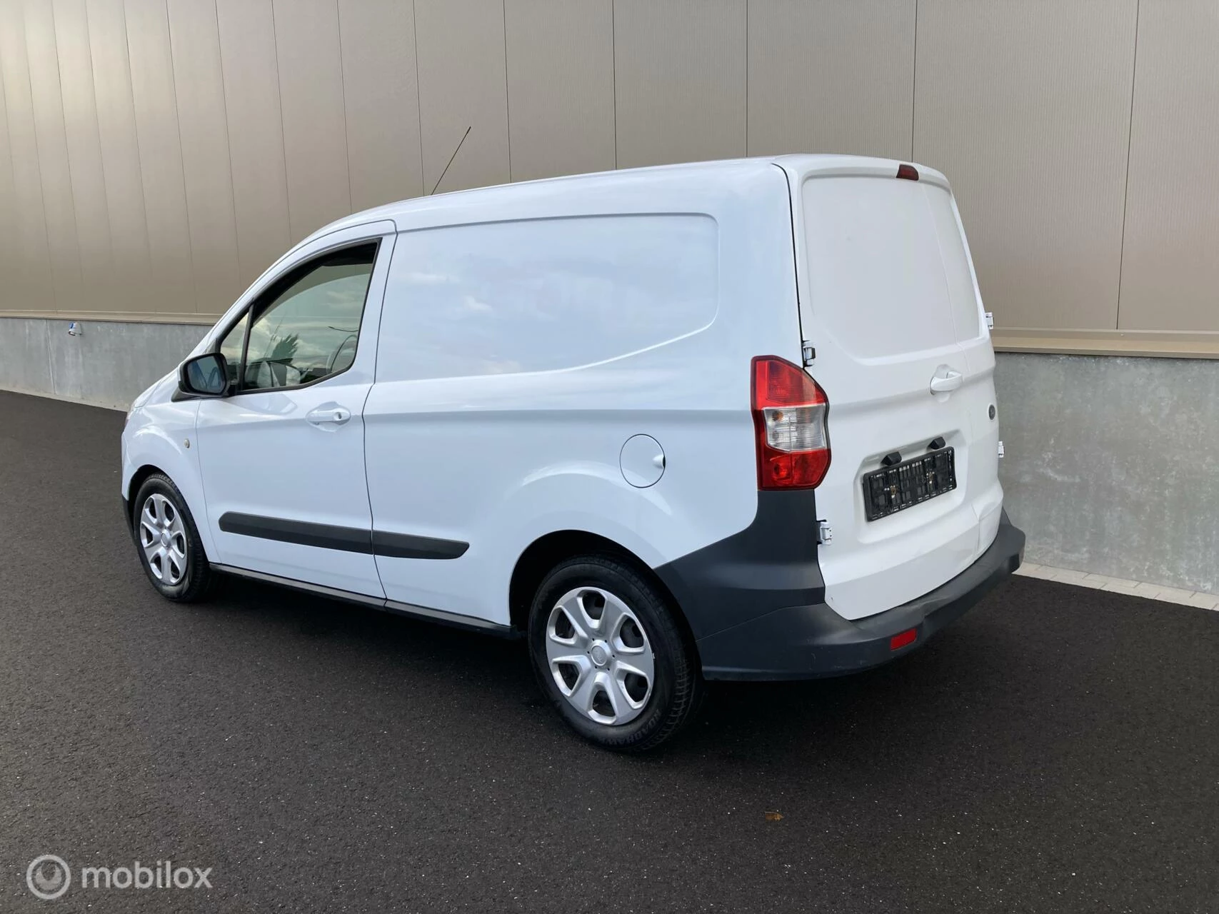 Hoofdafbeelding Ford Transit Courier