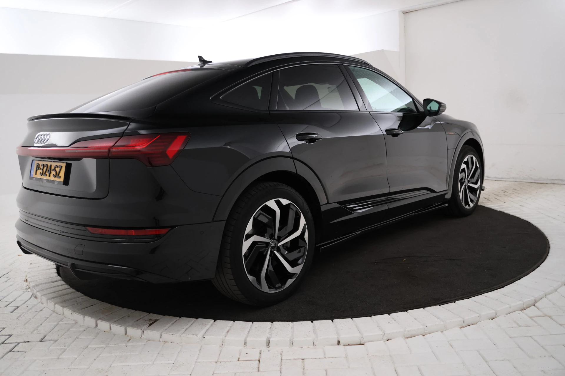 Hoofdafbeelding Audi e-tron