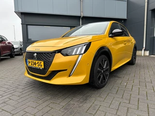 Hoofdafbeelding Peugeot 208 Peugeot 208 1.2 PureTech GT-Pack Navi Camera Panorama