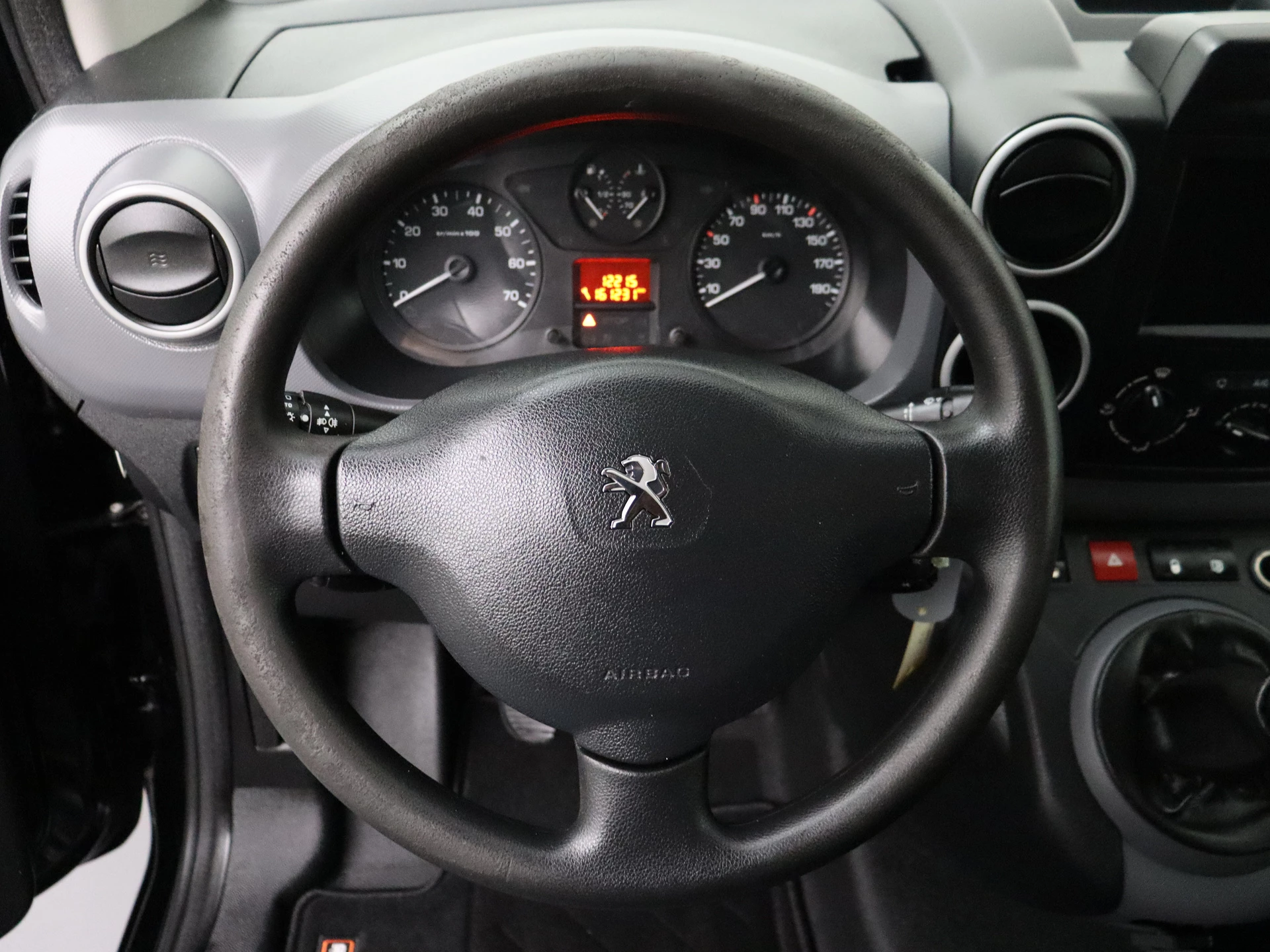 Hoofdafbeelding Peugeot Partner