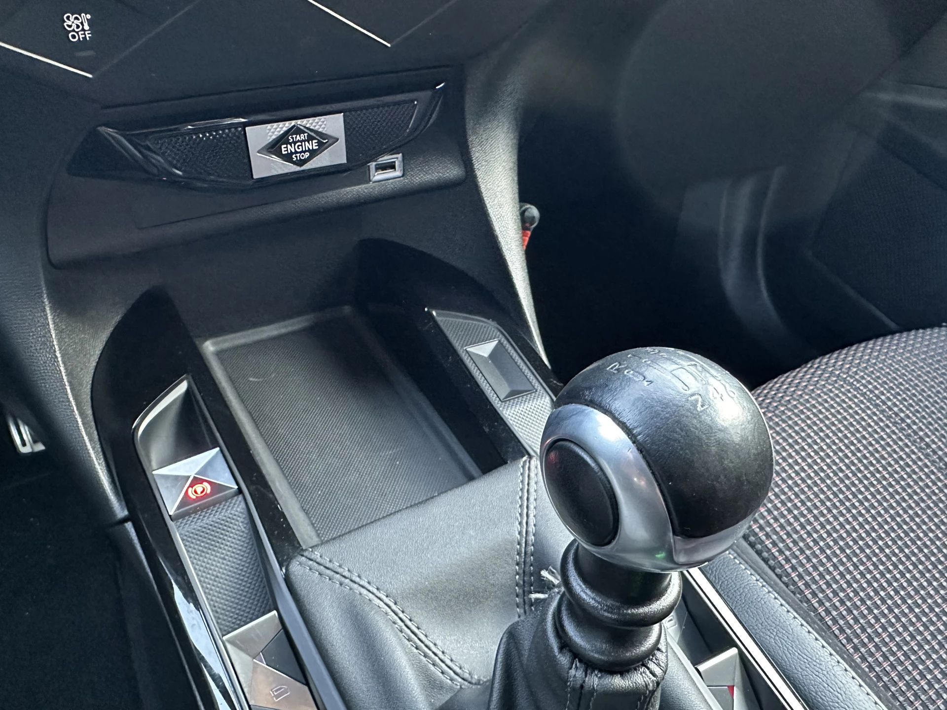 Hoofdafbeelding DS DS 3