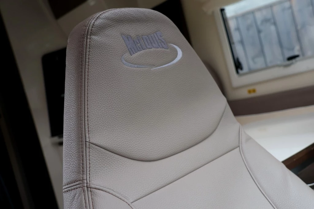 Hoofdafbeelding McLouis Carat 473