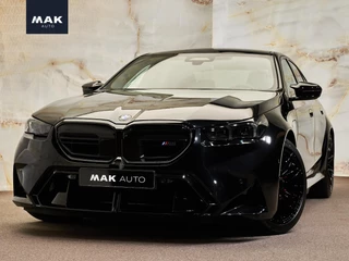BMW M5 Limousine V8 M Hybrid, pano, B&W, 21", tr.haak, stl.ventilatie, memory, keyless, leder, privacy