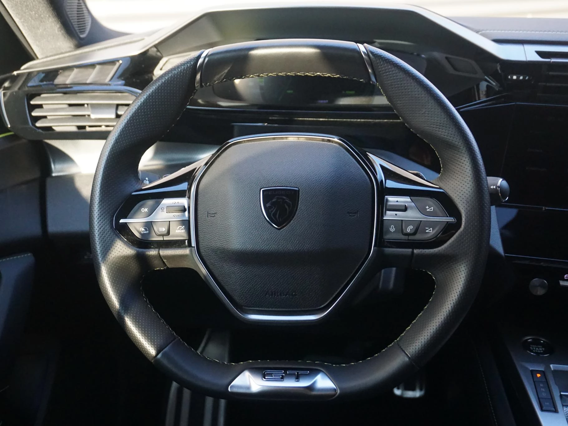 Hoofdafbeelding Peugeot 408