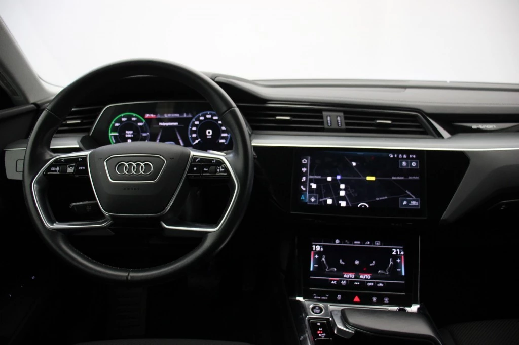 Hoofdafbeelding Audi e-tron
