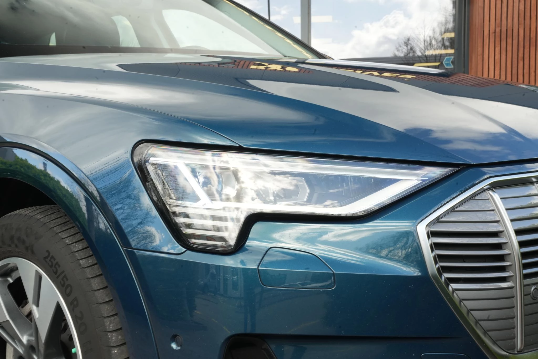 Hoofdafbeelding Audi e-tron