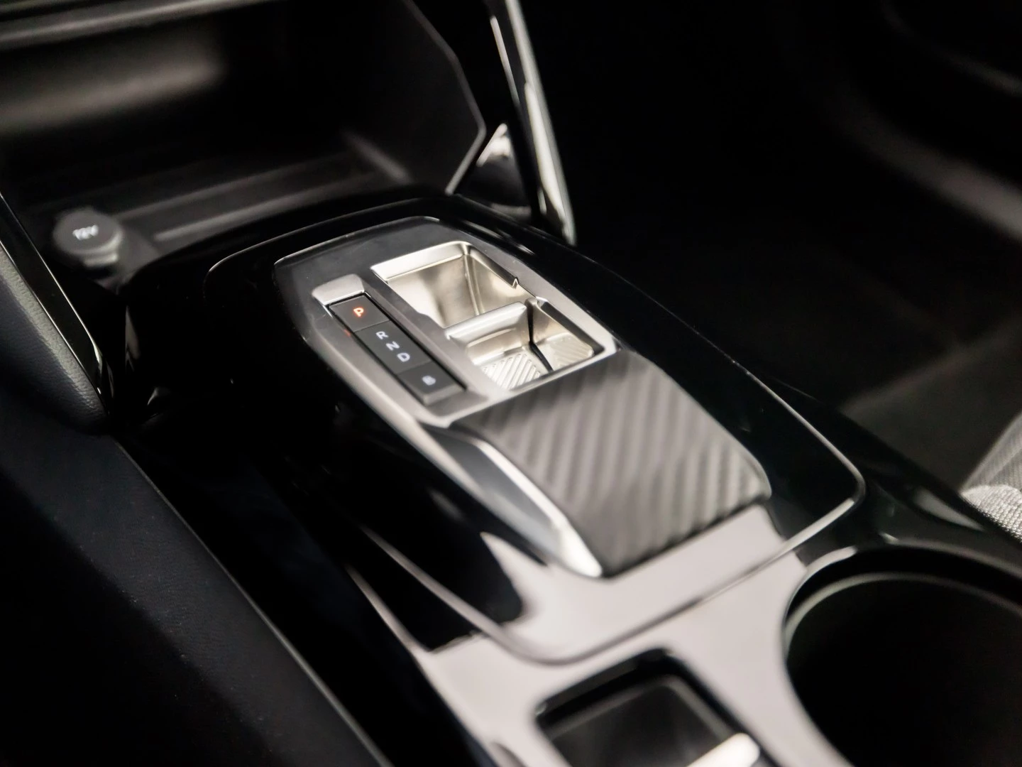 Hoofdafbeelding Peugeot e-2008