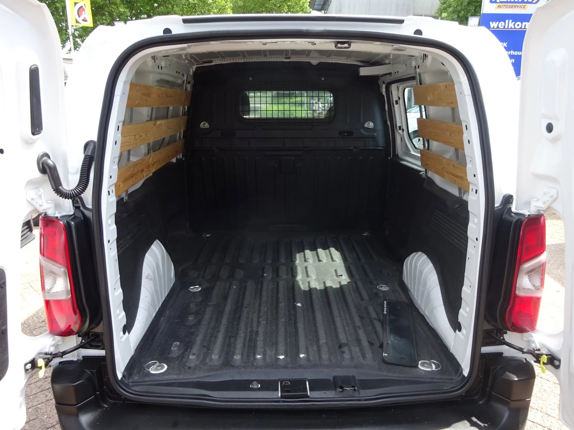 Hoofdafbeelding Peugeot Partner