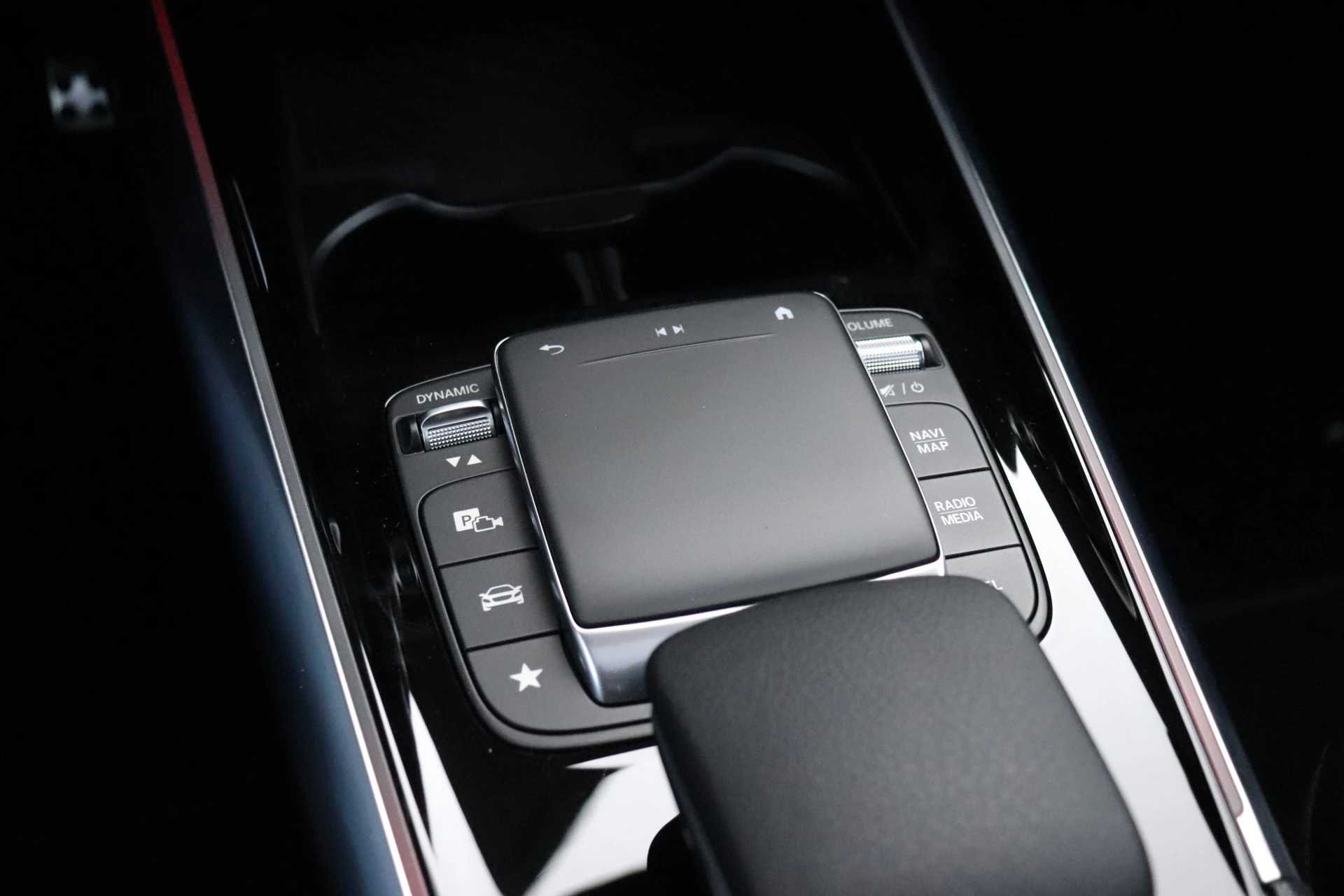 Hoofdafbeelding Mercedes-Benz EQA