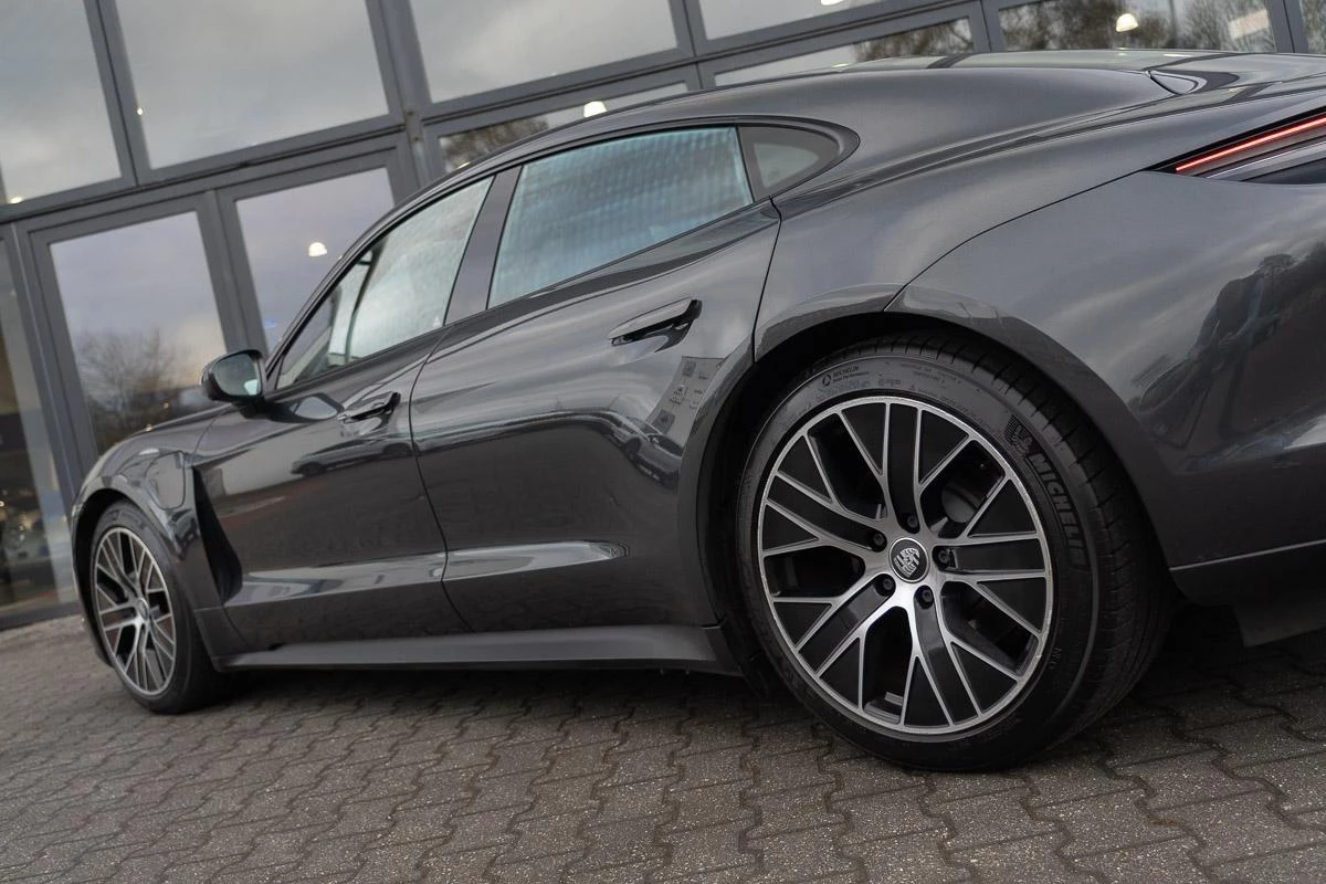 Hoofdafbeelding Porsche Taycan