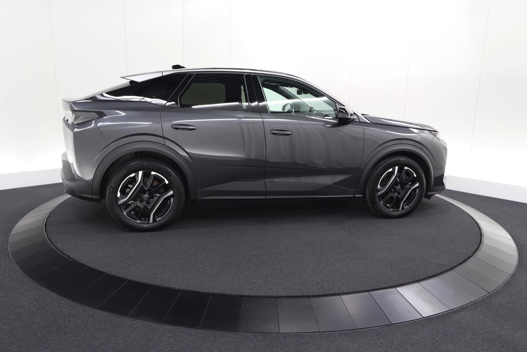 Hoofdafbeelding Peugeot e-3008