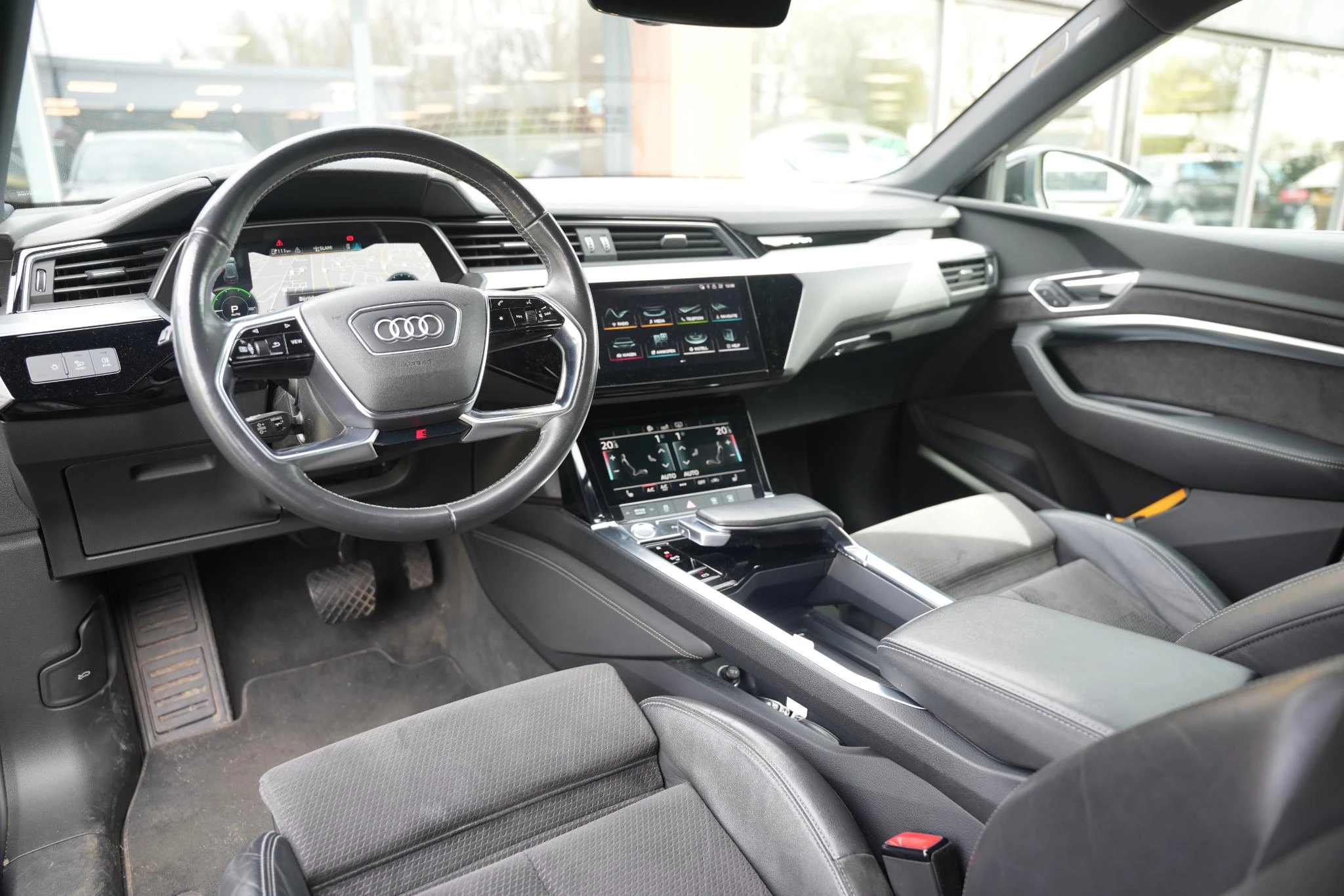 Hoofdafbeelding Audi e-tron