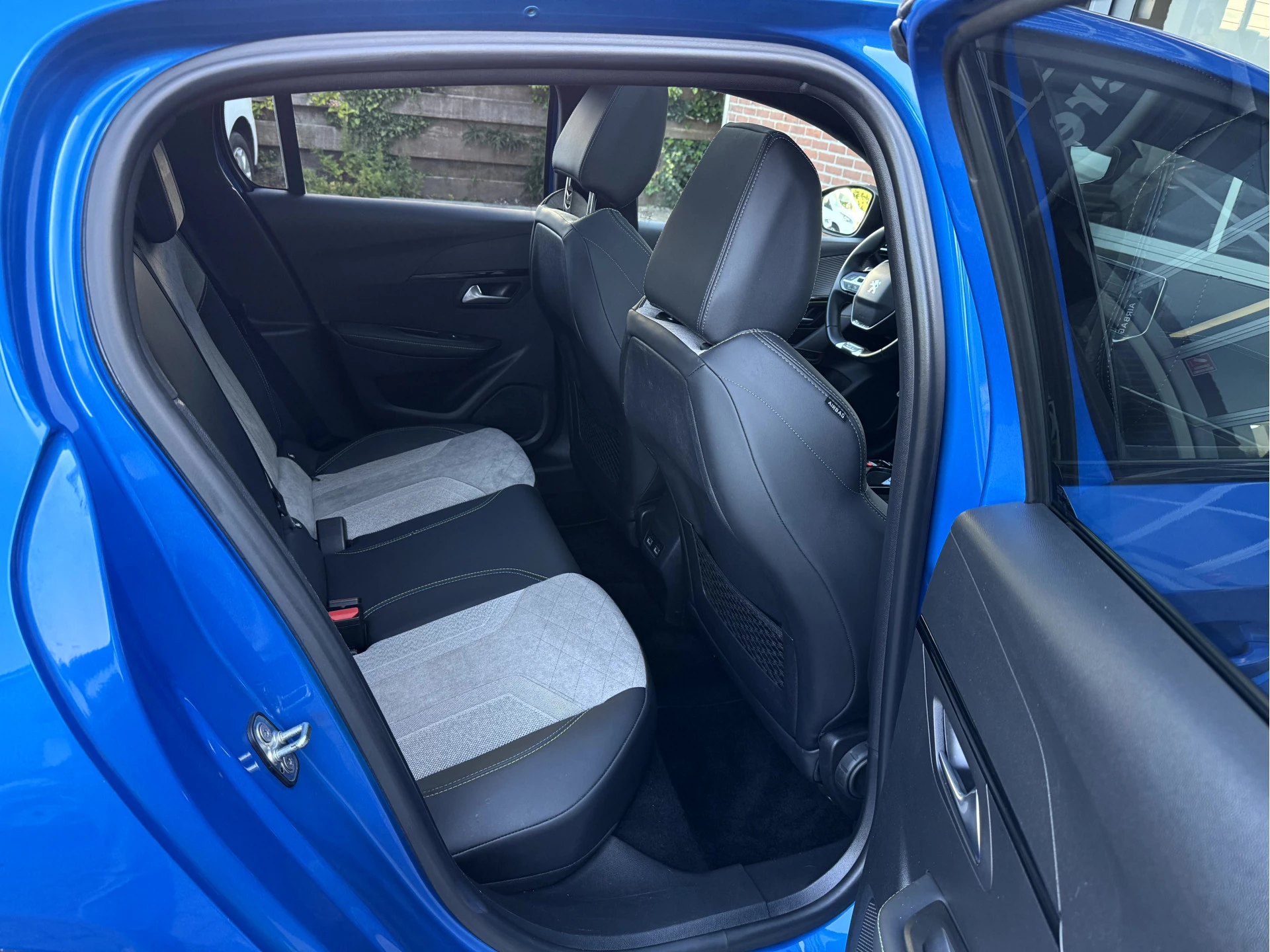 Hoofdafbeelding Peugeot e-208