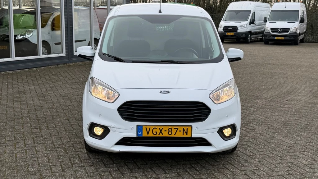 Hoofdafbeelding Ford Transit Courier