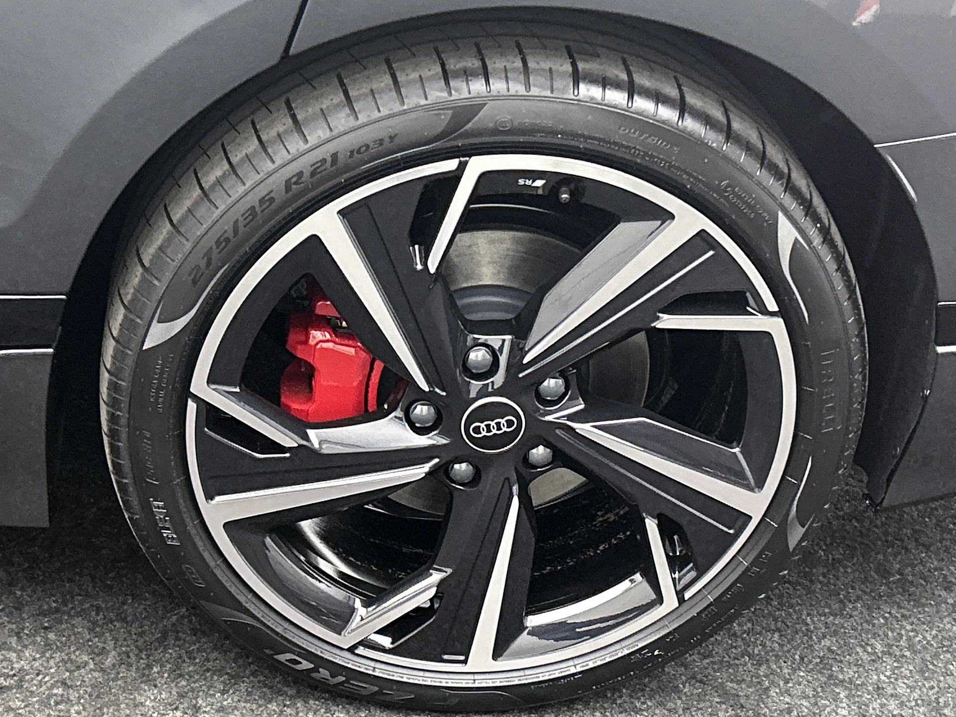 Hoofdafbeelding Audi A6 Avant e-tron