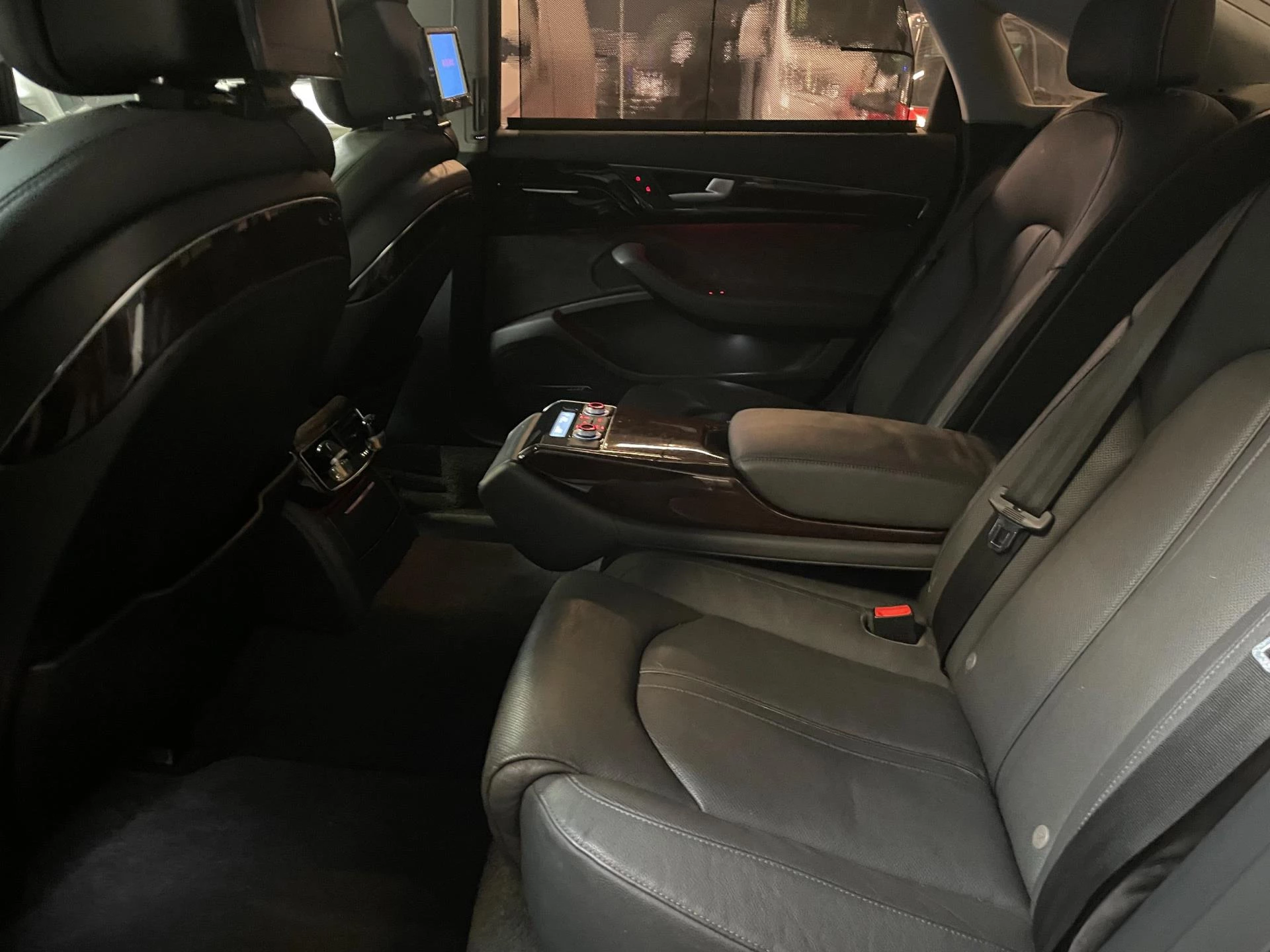 Hoofdafbeelding Audi A8