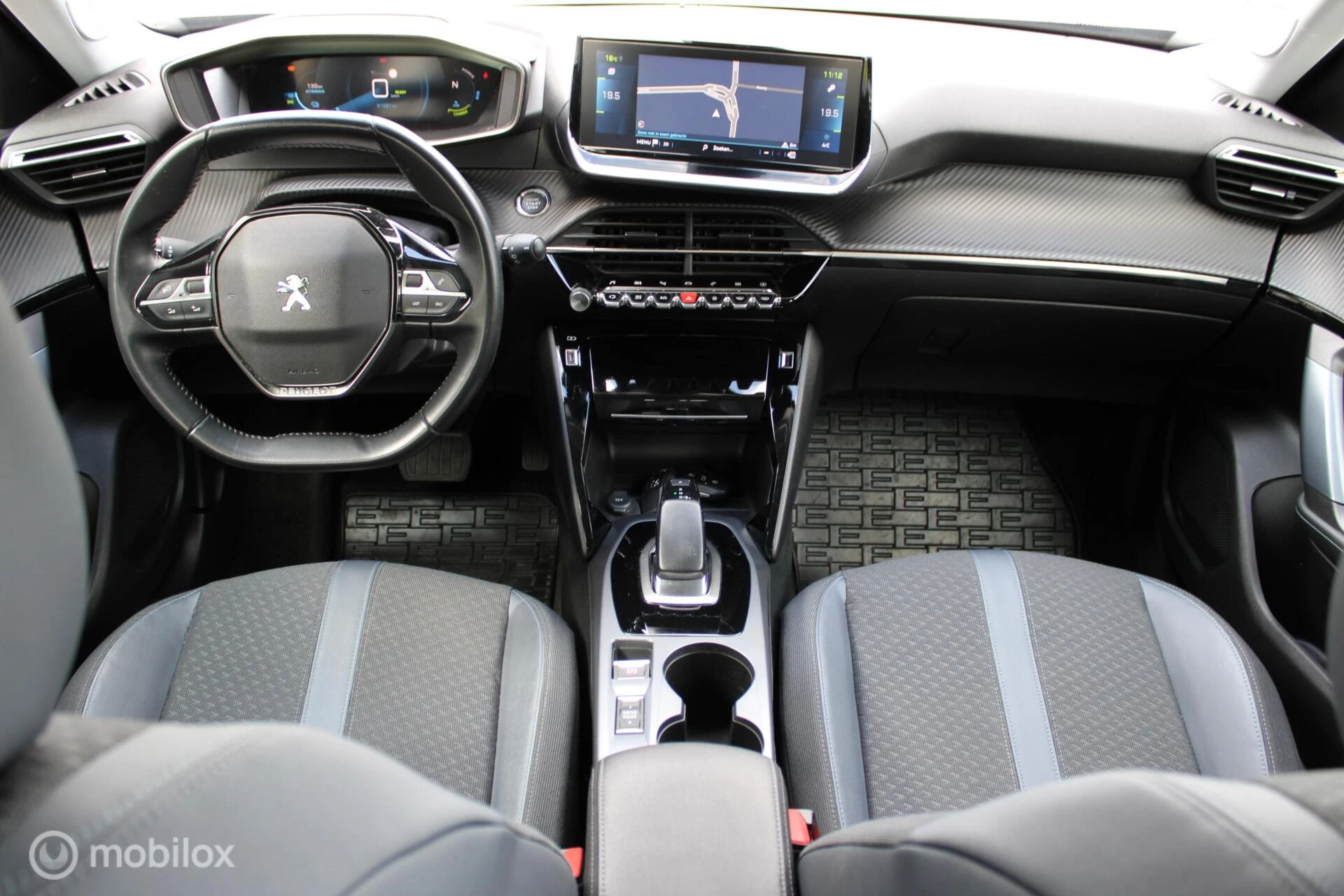 Hoofdafbeelding Peugeot e-2008