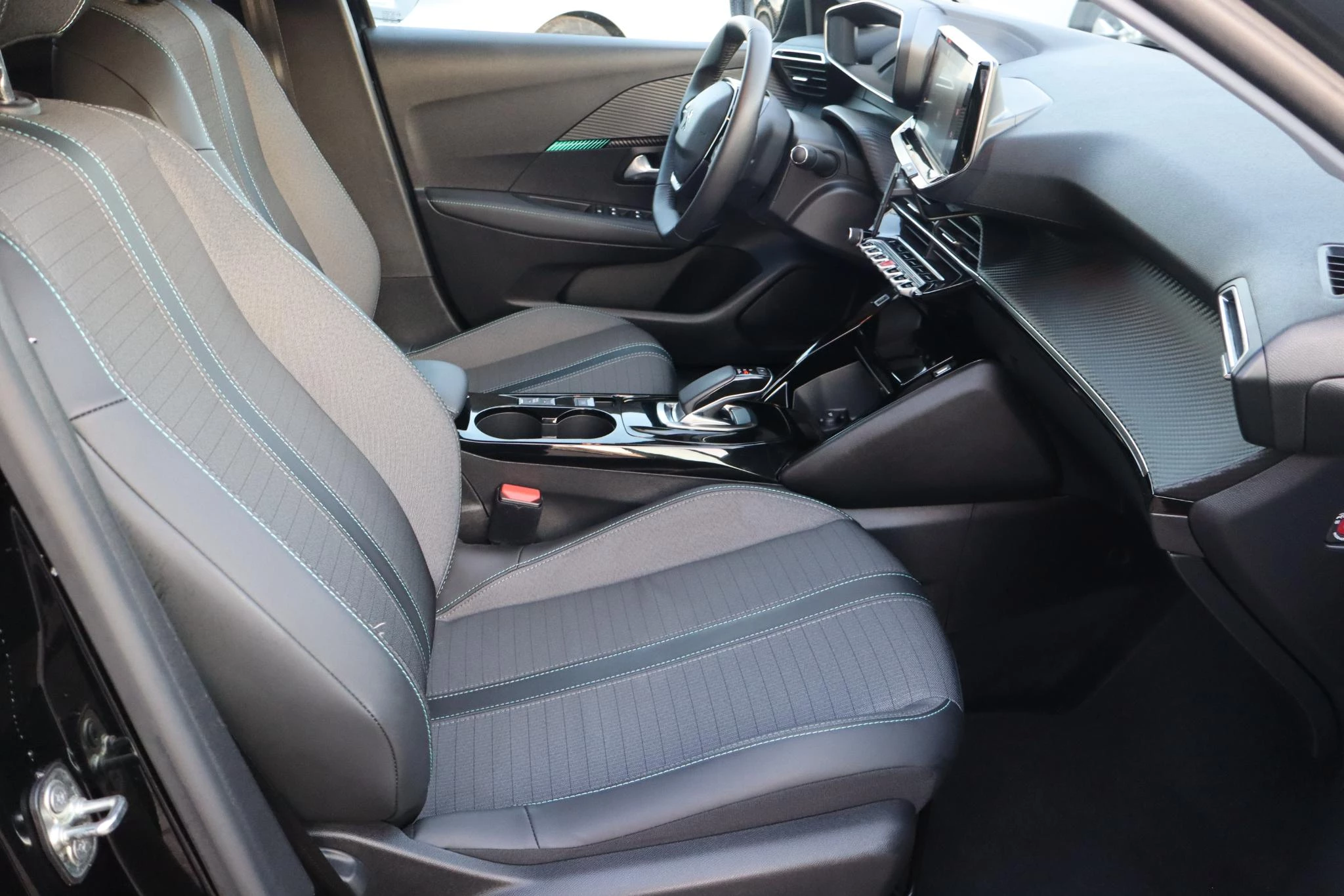 Hoofdafbeelding Peugeot e-208