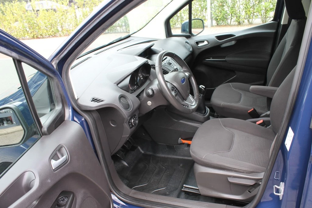 Hoofdafbeelding Ford Transit Courier