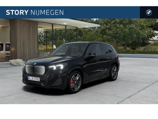 BMW iX1 eDrive20 M Sport / Panoramadak / Trekhaak / Sportstoelen / M Adaptief onderstel / Head-Up / Adaptieve LED / Parking Assistant Plus