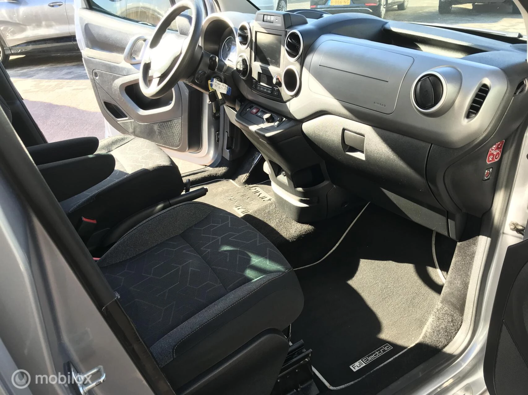 Hoofdafbeelding Peugeot e-Partner