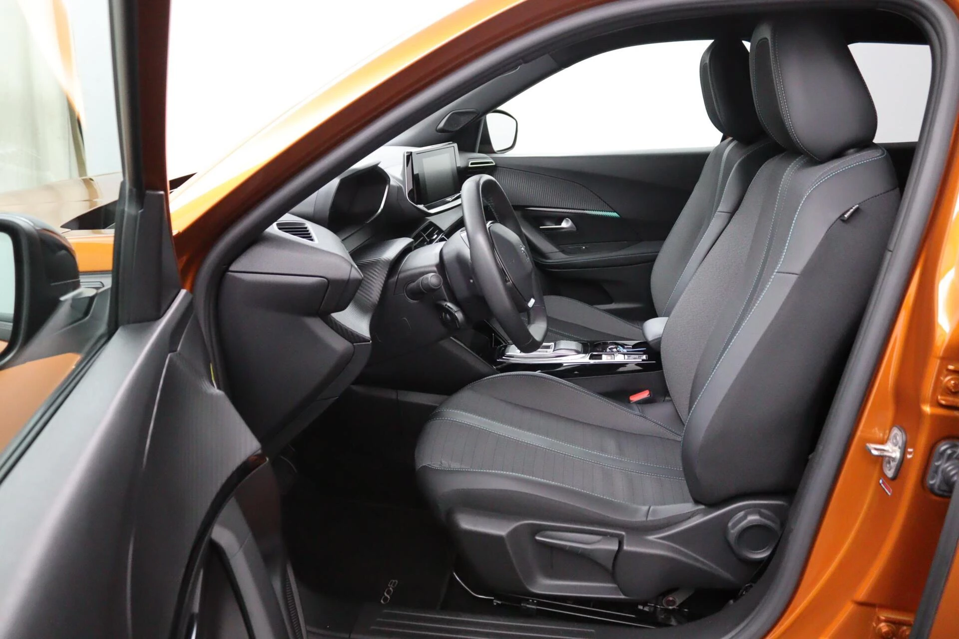 Hoofdafbeelding Peugeot e-2008