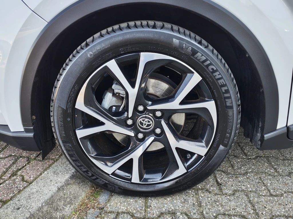 Hoofdafbeelding Toyota C-HR